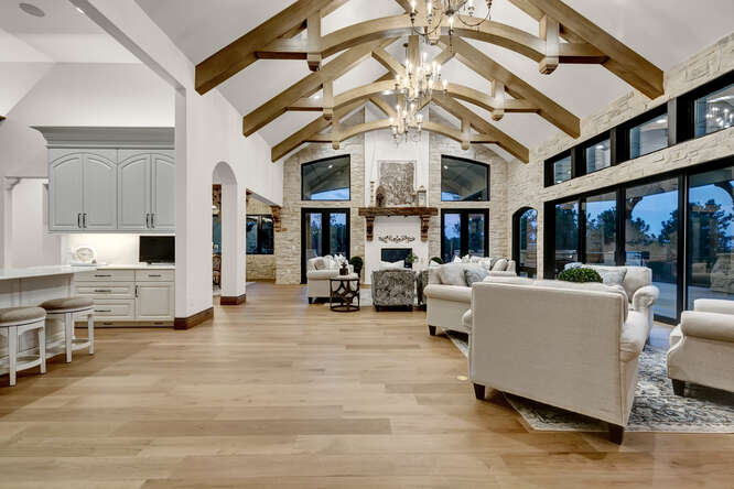 5305 Stagecoach Rd Colorado-small-027-082-Living Room-666x444-72dpi
